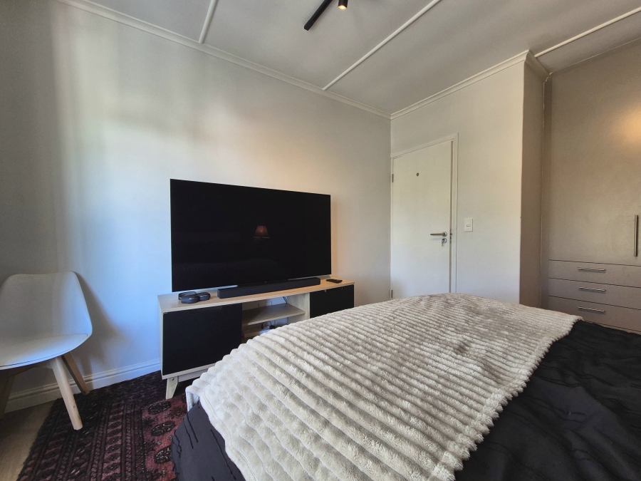 2 Bedroom Property for Sale in Harfield Village Western Cape
